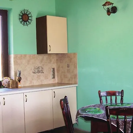 2 Bedroom Lovely In 度假居