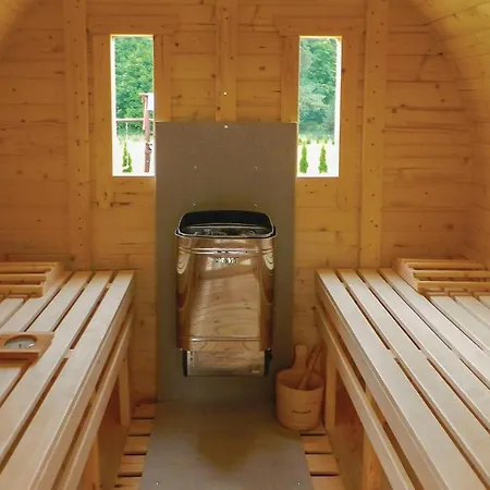 2 Bedroom Lovely In 別荘